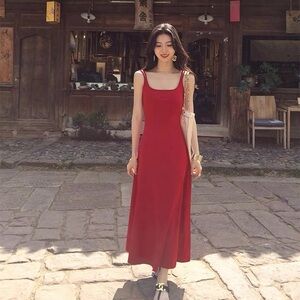 Elegant Red Sleeveless Dress